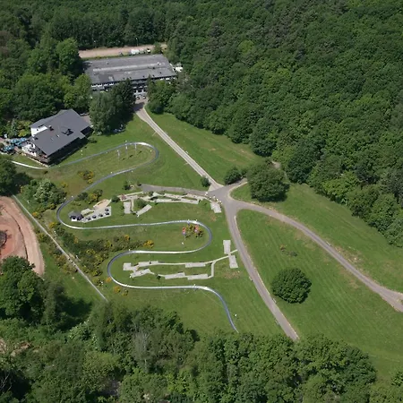 Hotel-restaurant-eifeltor فندق