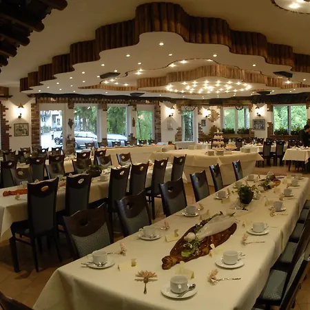 Hotel-restaurant-eifeltor فندق
