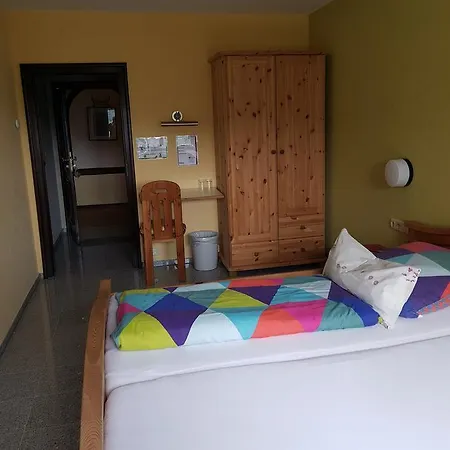 Hotel-restaurant-eifeltor 3*