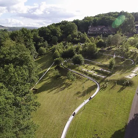 Hotel-restaurant-eifeltor فندق