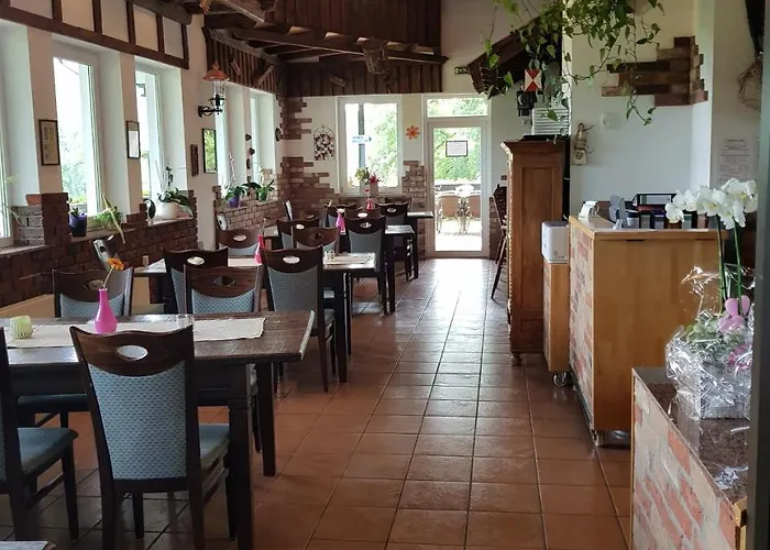 Hotel-restaurant-eifeltor 3* מכרניך