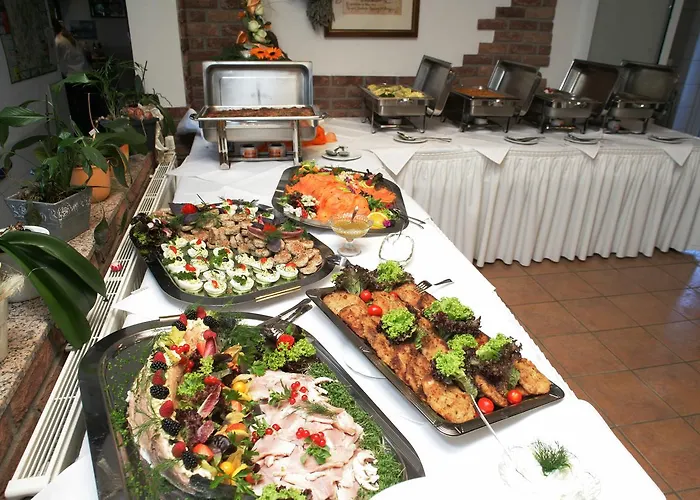 מלון Hotel-restaurant-eifeltor 3*