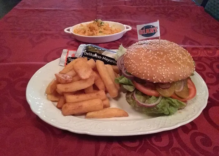 מלון Hotel-restaurant-eifeltor 3*