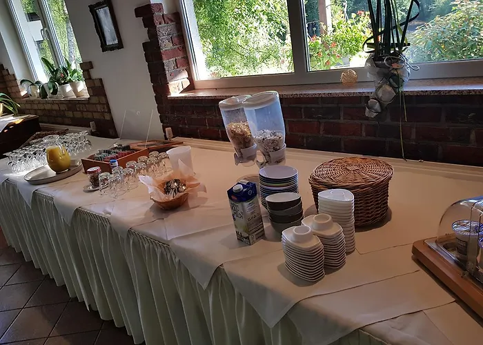 Hotel-restaurant-eifeltor 3* מכרניך